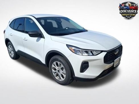 Used 2026 Ford Escape Active w/ Active Premium Tech Pack AWD/4WD image 2