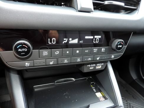 New 2026 Subaru Outback Touring XT AWD/4WD image 19
