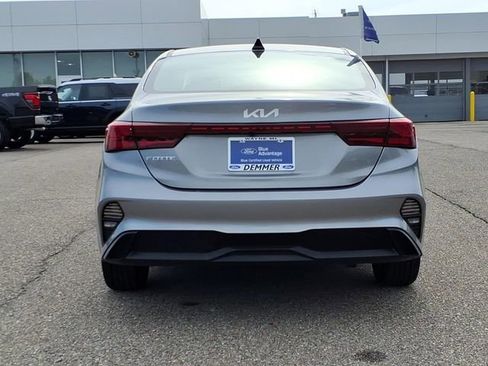 Used 2024 Kia Forte LXS w/ LXS Technology Package FWD image 5