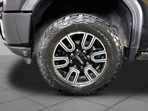 Used 2022 GMC Sierra 2500 AT4 w/ AT4 Preferred Package AWD/4WD image 11