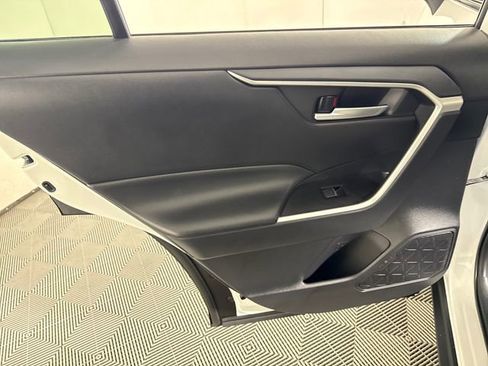 Used 2025 Toyota RAV4 XLE image 20