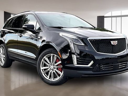 New 2026 Cadillac XT5 Sportv w/ LPO, Floor Liner Package AWD/4WD image 2