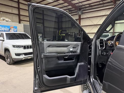 Used 2021 RAM 2500 Big Horn AWD/4WD image 9