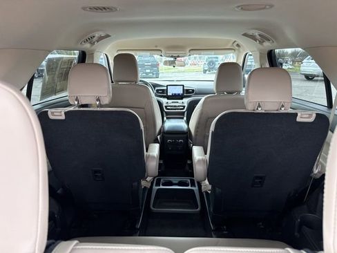 Used 2021 Ford Explorer XLT w/ Equipment Group 202A image 19