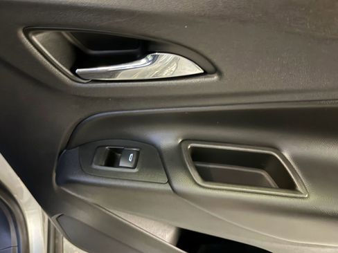 Used 2020 Chevrolet Equinox LT image 33