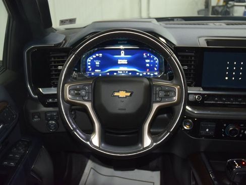 Used 2023 Chevrolet Silverado 1500 High Country w/ High Country Premium Package AWD/4WD image 39