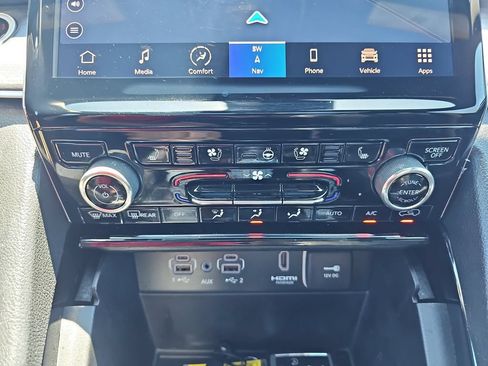 Used 2022 Jeep Grand Cherokee Overland AWD/4WD image 24