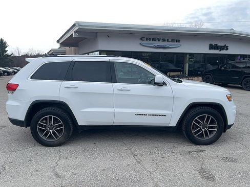Used 2019 Jeep Grand Cherokee Laredo w/ Security & Convenience Group image 4
