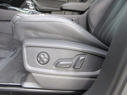 Used 2023 Audi Q5 2.0T Premium Plus w/ Premium Plus Package image 36