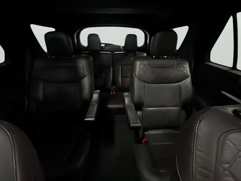 Used 2025 Ford Explorer Platinum w/ LUX Leather Package image 22