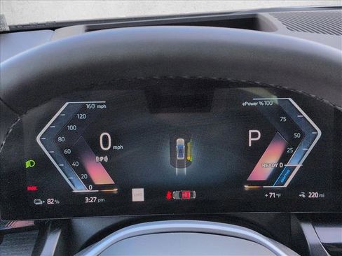 Used 2025 BMW i5 eDrive40i w/ Premium Package image 11