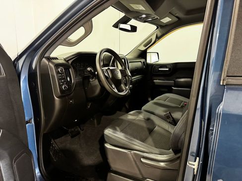Used 2019 Chevrolet Silverado 1500 Custom Trail Boss w/ Custom Convenience Package AWD/4WD image 13