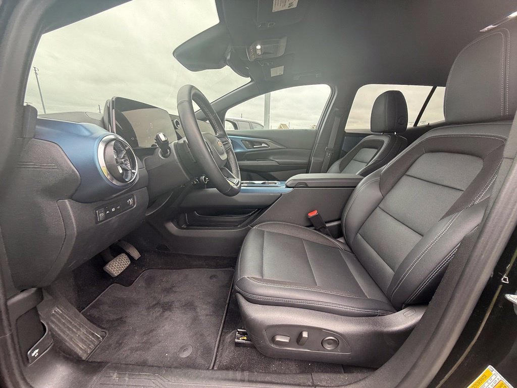 Used 2024 Chevrolet Equinox EV LT w/ LPO, All-Weather Mat Package FWD image 30