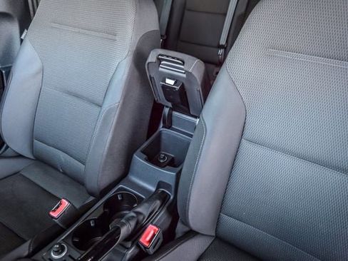 Used 2016 Volkswagen Golf S image 29