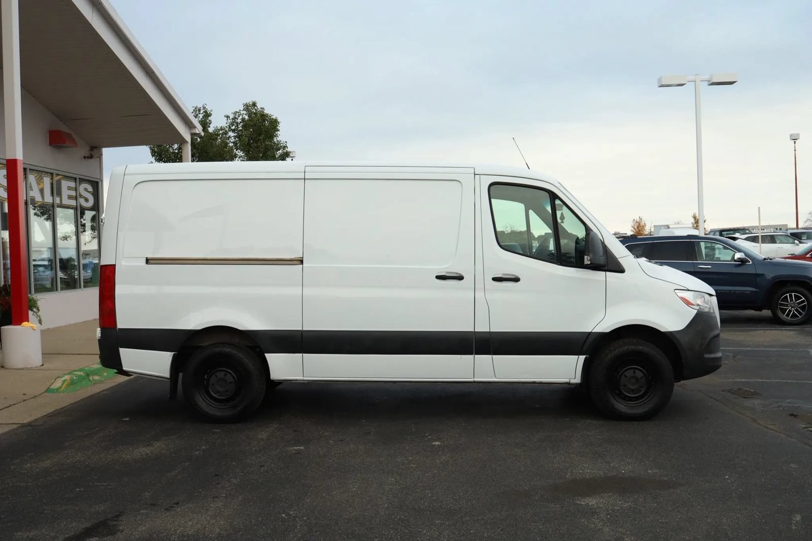 Used 2019 Mercedes-Benz Sprinter 2500 image 4