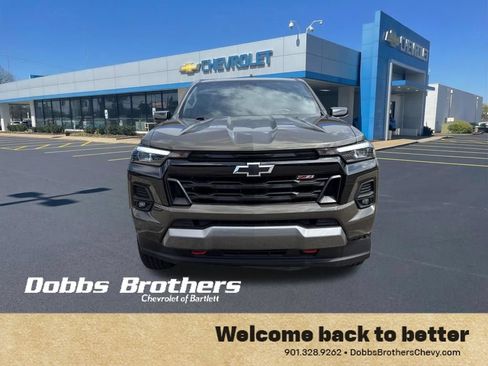Used 2023 Chevrolet Colorado Z71 w/ Z71 Convenience Package 2 AWD/4WD image 2