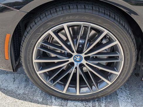 Used 2023 BMW 530e RWD image 31