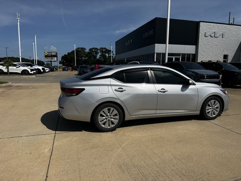 Used 2022 Nissan Sentra S FWD image 12