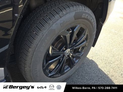 Used 2022 Toyota RAV4 XSE AWD/4WD image 6