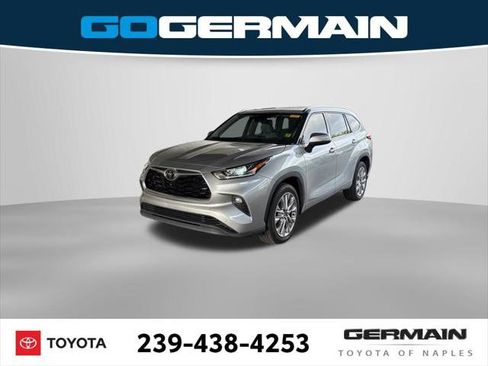 Certified 2021 Toyota Highlander Limited image 1