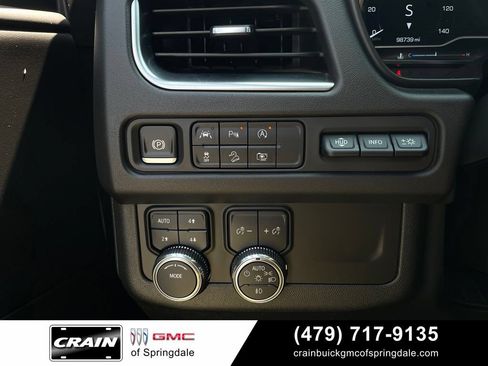 Used 2024 GMC Yukon AT4 w/ Technology Package AWD/4WD image 13