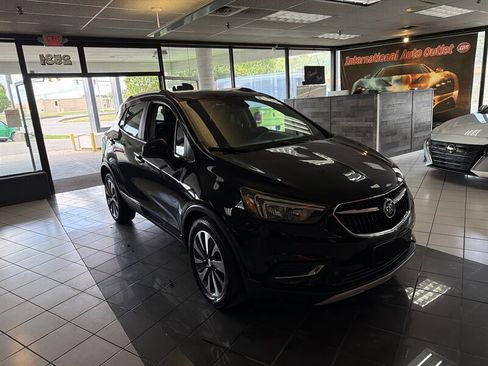 Used 2021 Buick Encore Preferred w/ Safety Package II FWD image 4