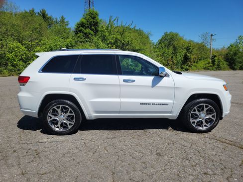 Used 2020 Jeep Grand Cherokee Overland AWD/4WD image 4
