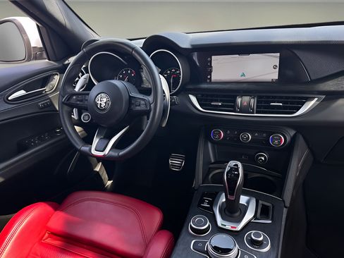 Used 2023 Alfa Romeo Stelvio Sprint RWD image 9