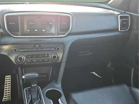 Used 2020 Kia Sportage S image 19