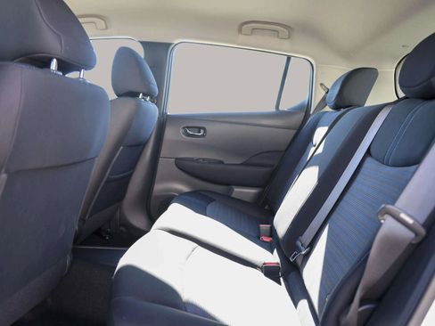 Used 2018 Nissan Leaf S image 27