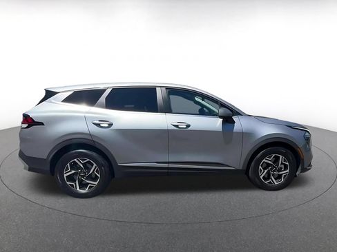 Used 2025 Kia Sportage LX FWD image 16