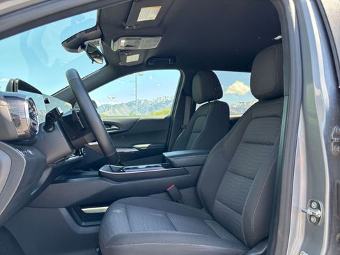 Used 2025 Chevrolet Equinox LT AWD/4WD image 28