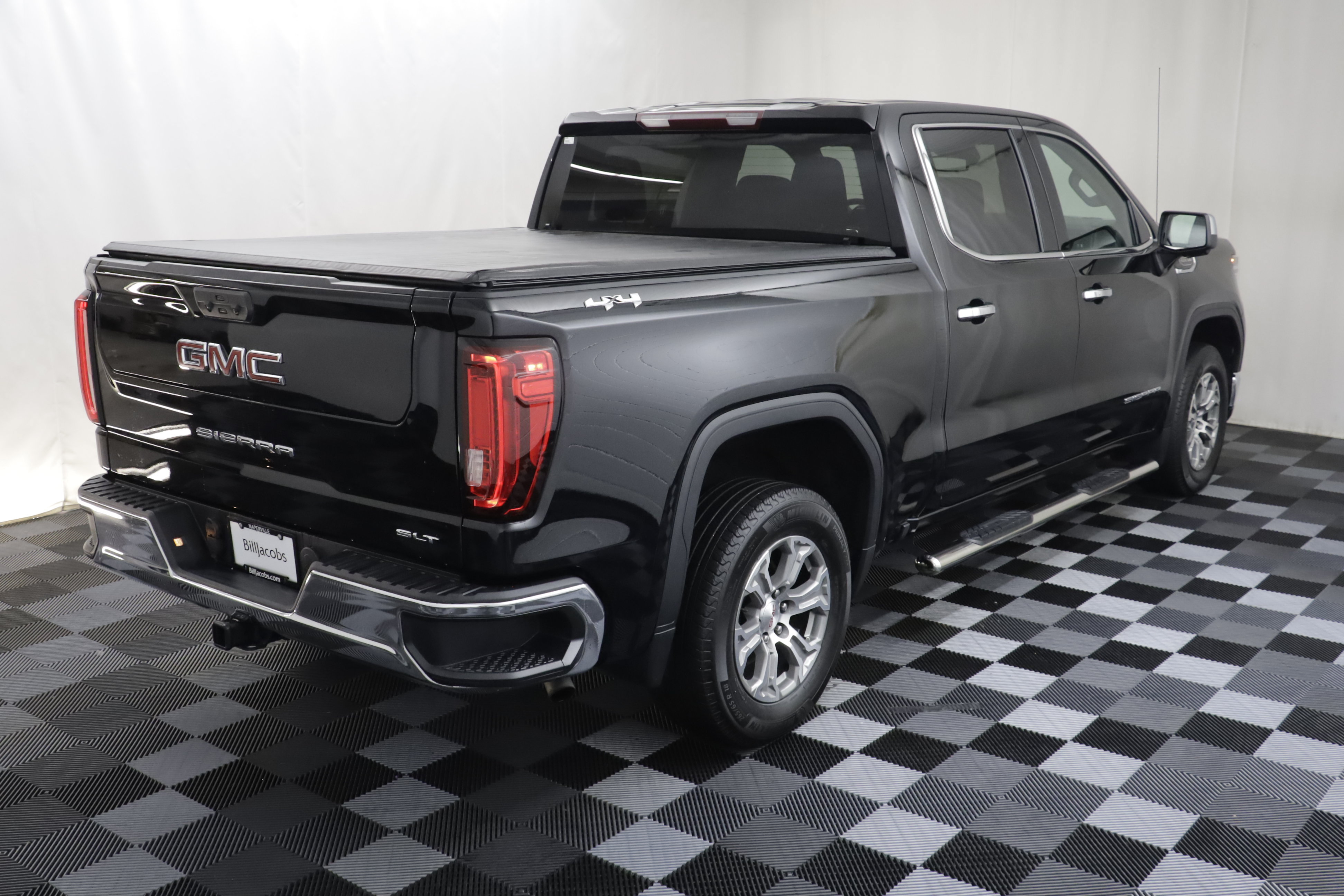Used 2024 GMC Sierra 1500 SLT AWD/4WD image 23