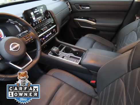 Used 2025 Nissan Pathfinder Platinum image 21