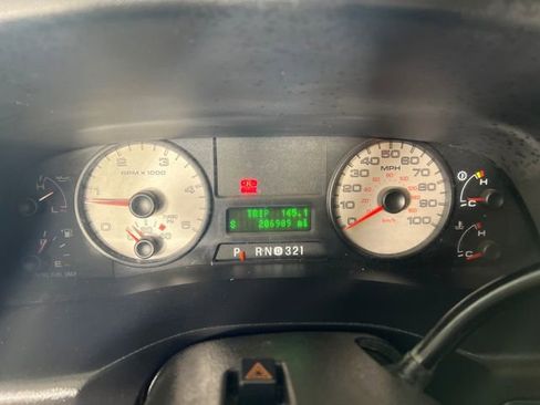 Used 2006 Ford F350 XL image 16