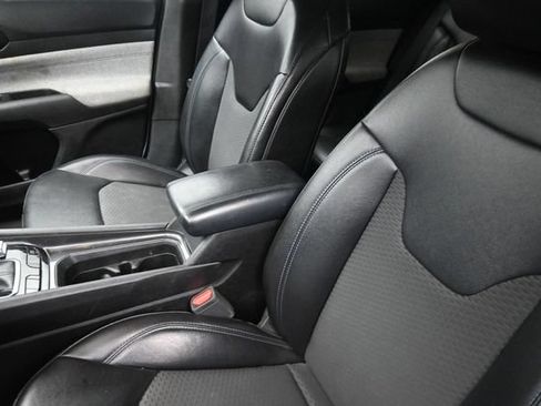 Used 2023 Jeep Compass Latitude AWD/4WD image 18