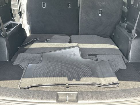 Certified 2025 Kia Sorento LX FWD image 19