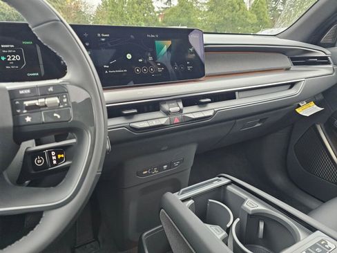 New 2026 Kia EV9 Land image 18