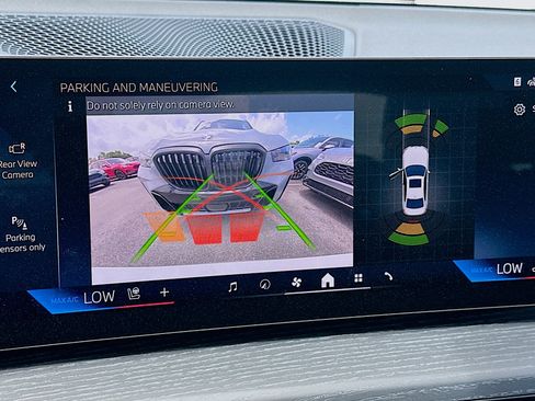 New 2026 BMW 330i Sedan w/ Convenience Package RWD image 9