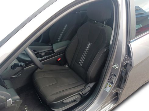 Used 2024 Hyundai Elantra SEL w/ Convenience Package image 27