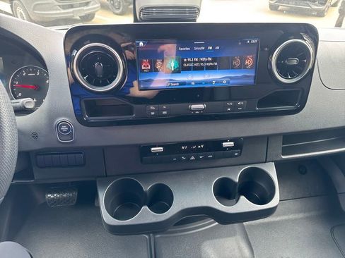 New 2025 Mercedes-Benz Sprinter 2500 image 18