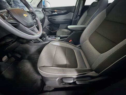 Used 2025 Chevrolet TrailBlazer LT AWD/4WD image 13