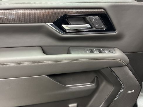 New 2026 GMC Yukon Elevation image 27