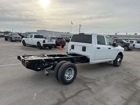 New 2026 RAM 3500 Tradesman w/ Chrome Appearance Group A AWD/4WD image 18