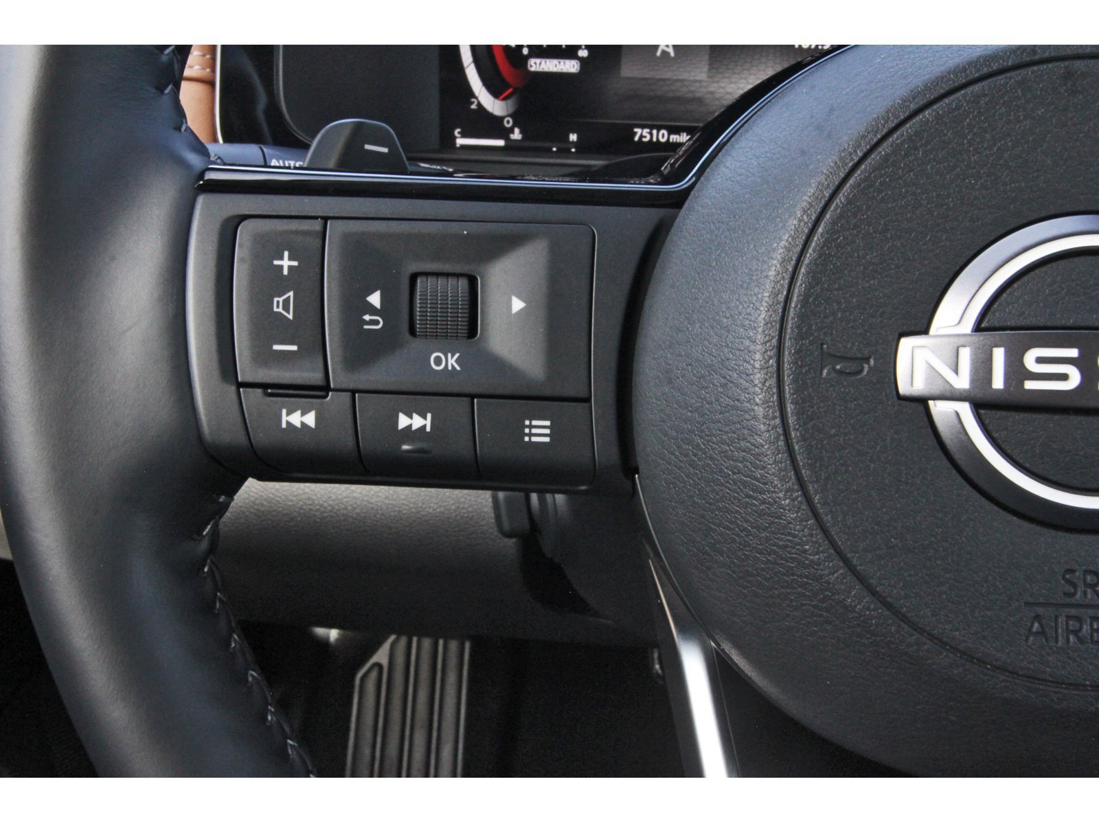 Certified 2025 Nissan Pathfinder Platinum w/ Cargo Package FWD image 20