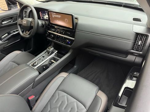 New 2026 Nissan Pathfinder Platinum AWD/4WD image 7