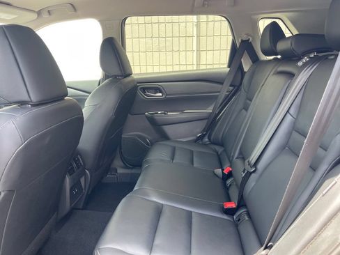 Used 2026 Nissan Rogue SL FWD image 11