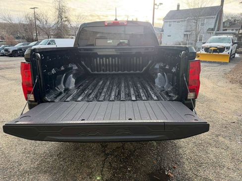 Used 2023 Chevrolet Colorado LT AWD/4WD image 5