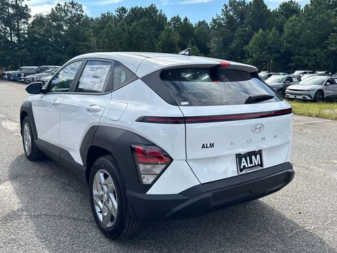 New 2026 Hyundai Kona SE image 3