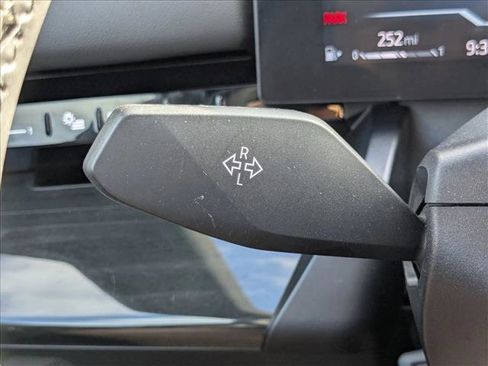 Used 2024 BMW 530i image 6